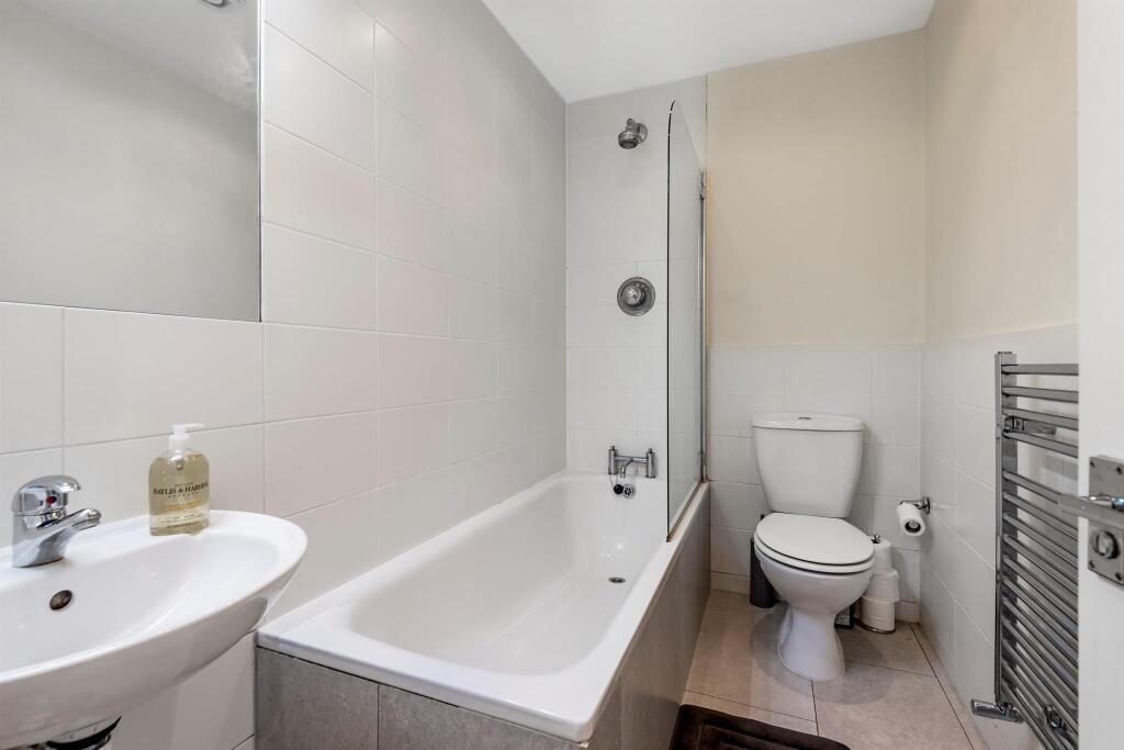 Apartment in London, Shepherd's Bush - More