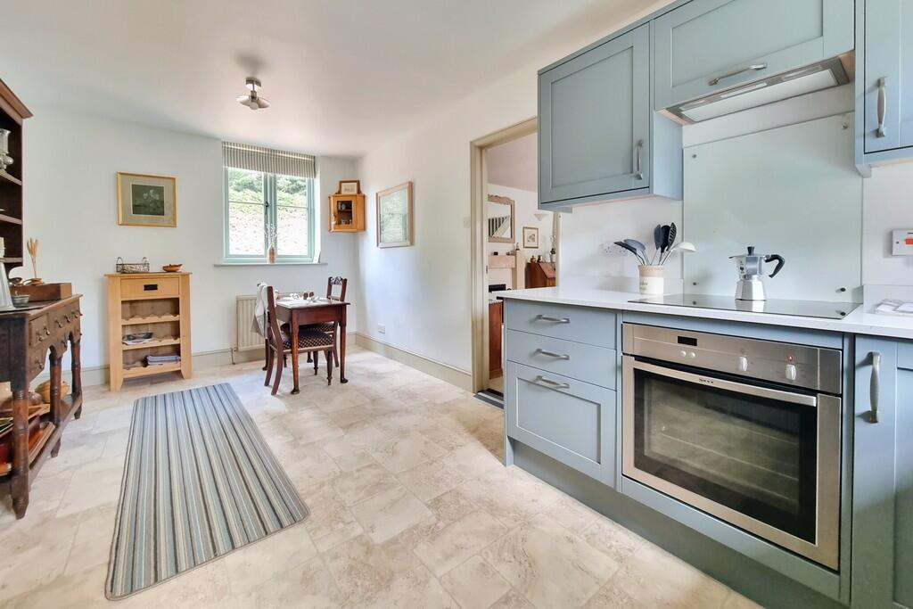 House in Havant, Hampshire - View 6