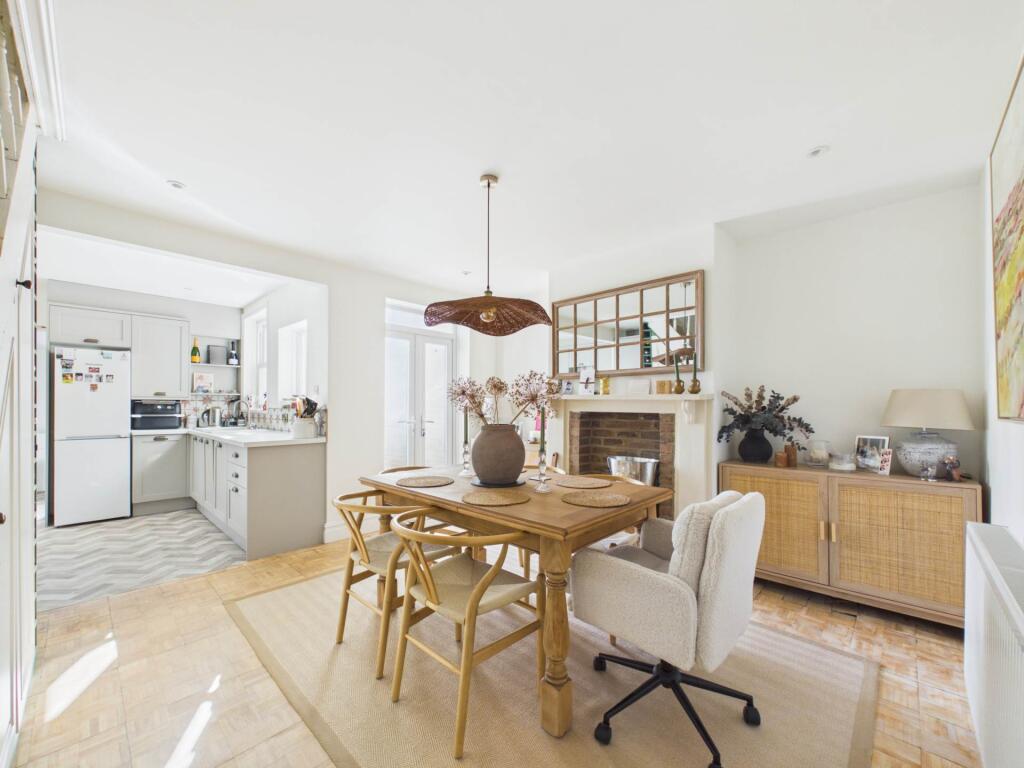 House in Redhill - View 5