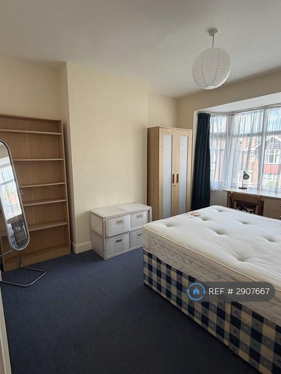 House in Nottingham, Beeston - View 2
