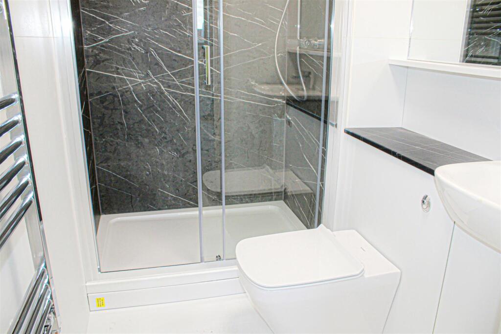 Apartment in Sandwell, Kenrick Village - View 2