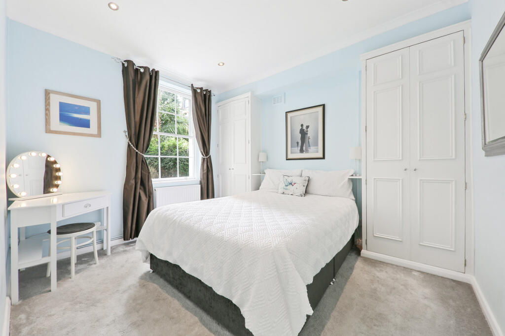 Apartment in London, Tachbrook Estate, Pimlico - More