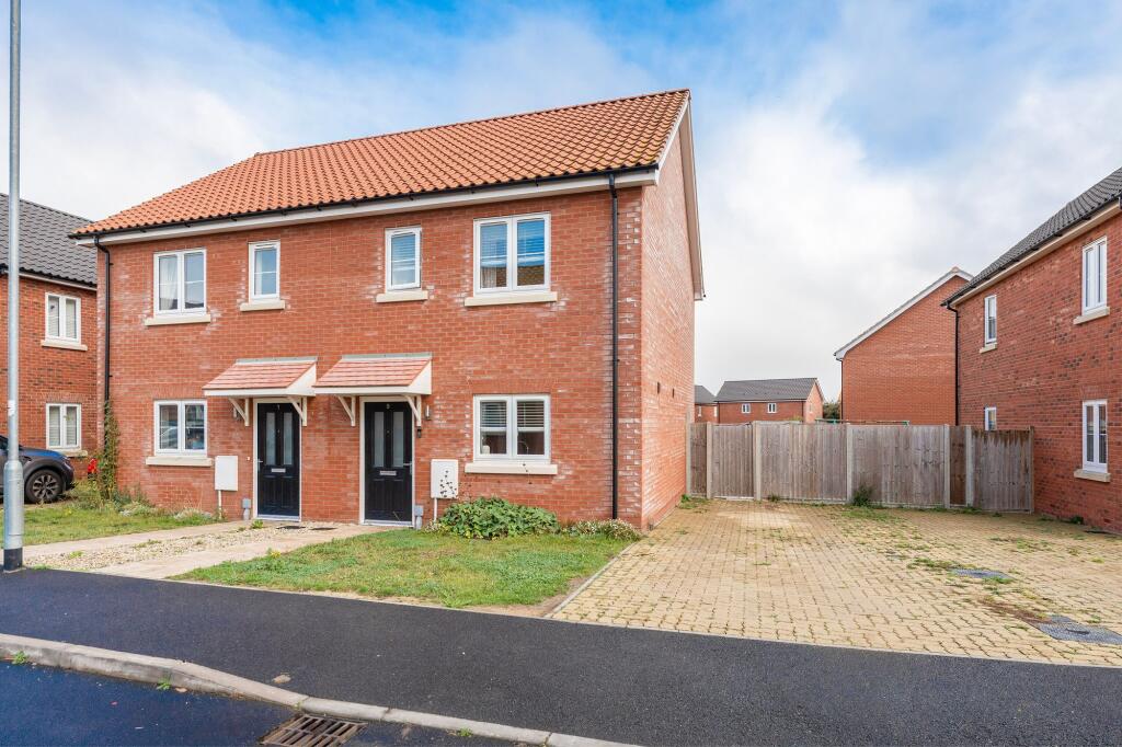 2-bed semi-detached on Rising Way, Martham, £110,250