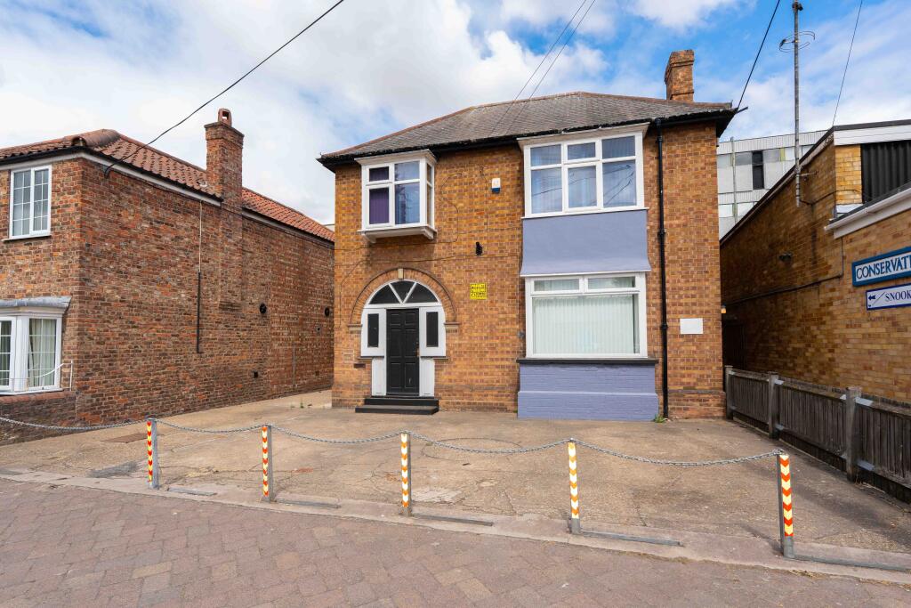 Main image of property: 16a Main Ridge West, Boston, Lincolnshire, PE21 6QQ