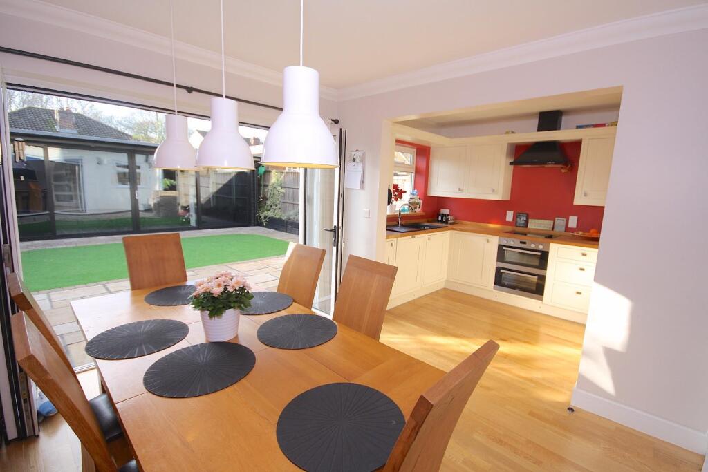 Viking Way, Pilgrims Hatch, Brentwood photo 4