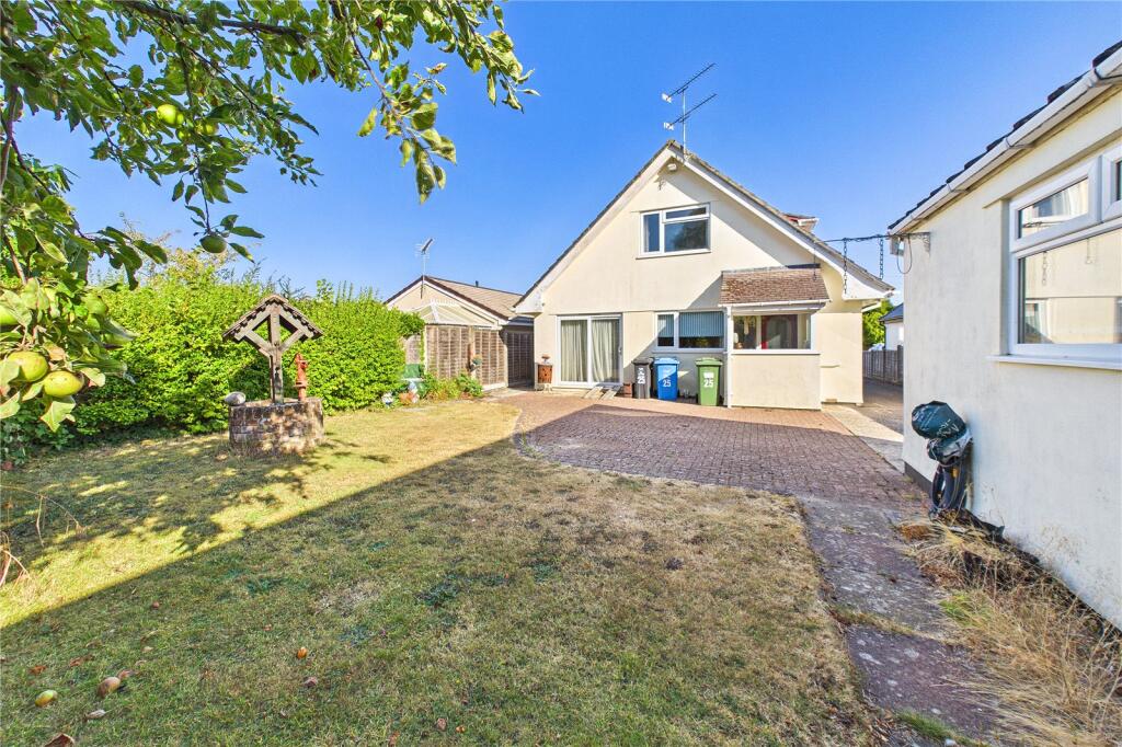 Cheam Road, Broadstone, Dorset, BH18 photo 2