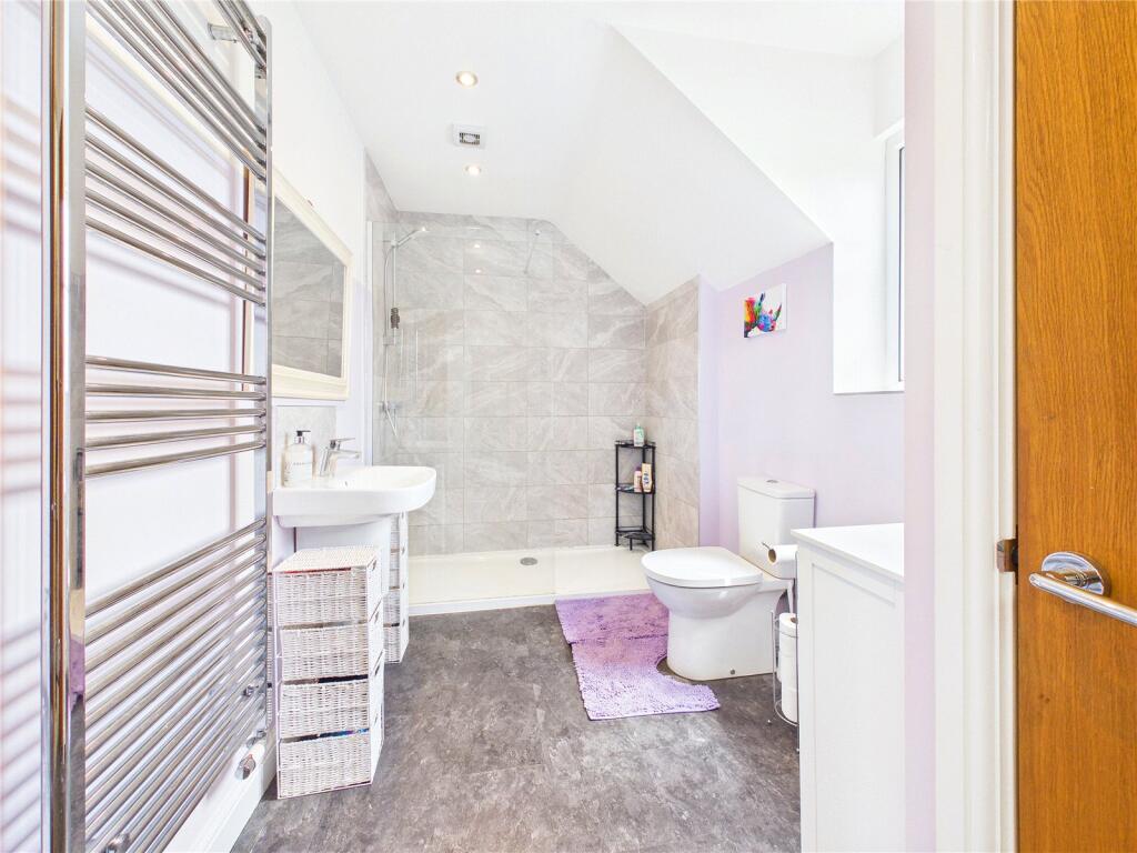 House in Worcester - View 4