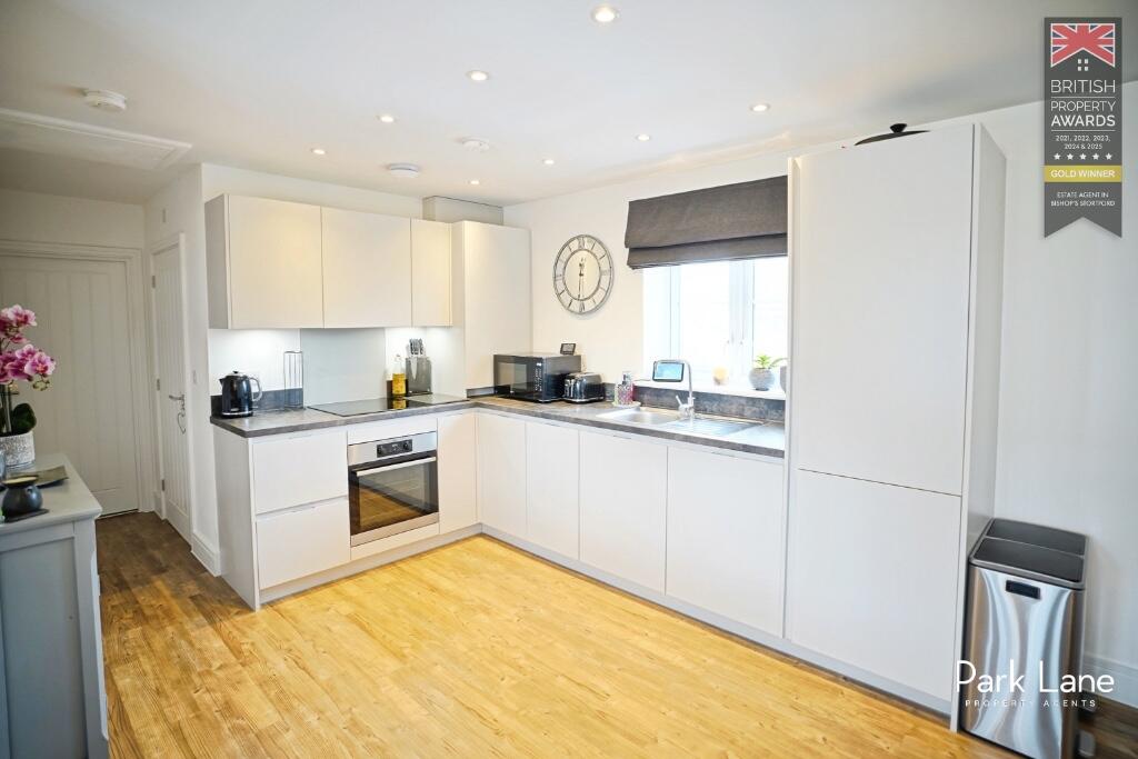 House in East Hertfordshire, St Michael's Hurst, Bishop's Stortford - View 4