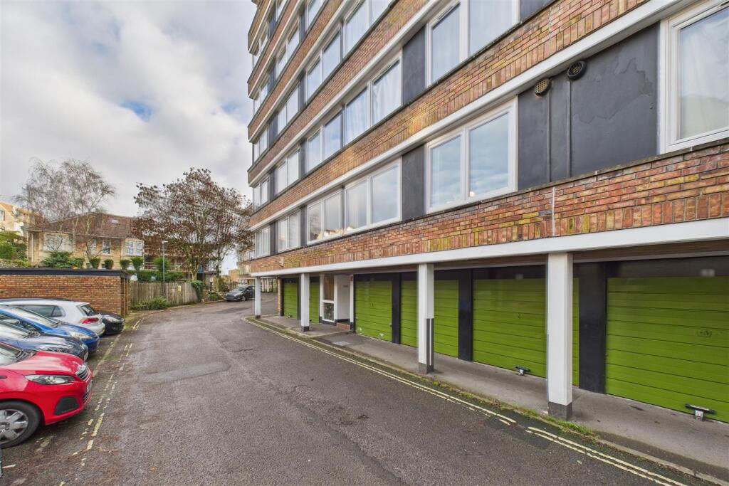 Apartment in Bristol, High Kingsdown, Cotham - View 2
