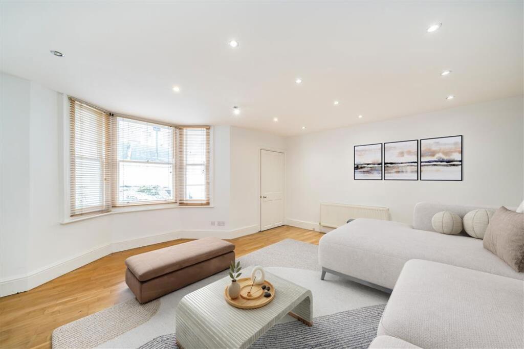 House in London, Shepherd's Bush - View 2