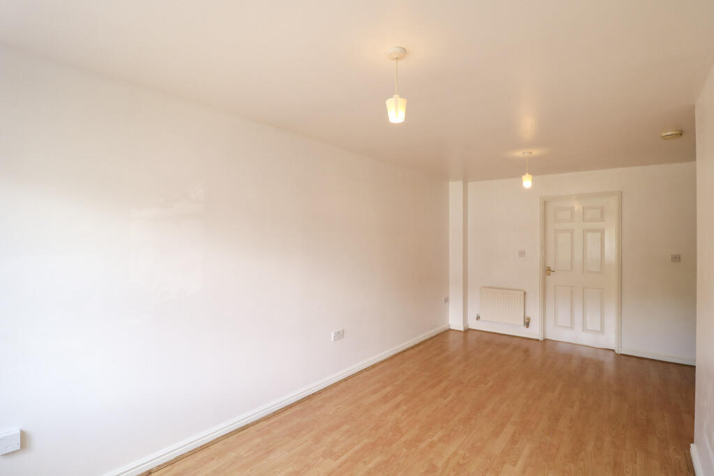 Wood Lane, Kingsnorth, Ashford, TN23 photo 2