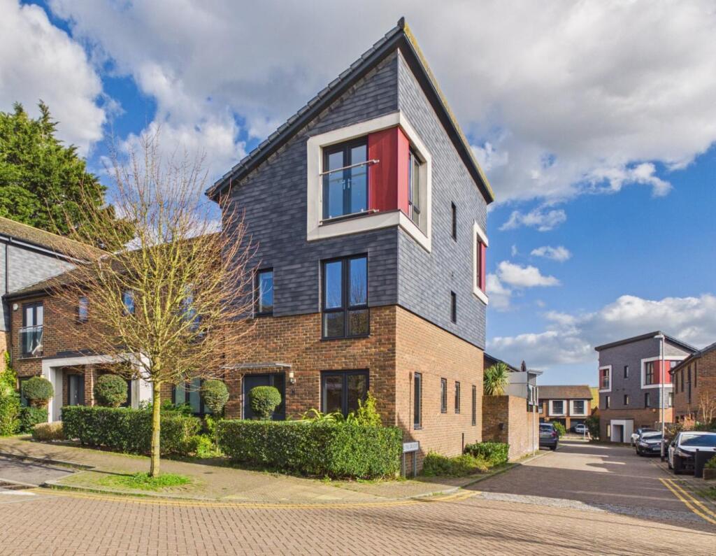 Main image of property: Pavilion View, Ashford Kent TN23 1BY