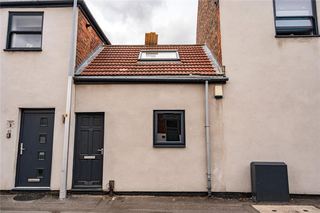Main image of property: Sea View Street, Cleethorpes, Lincolnshire, DN35