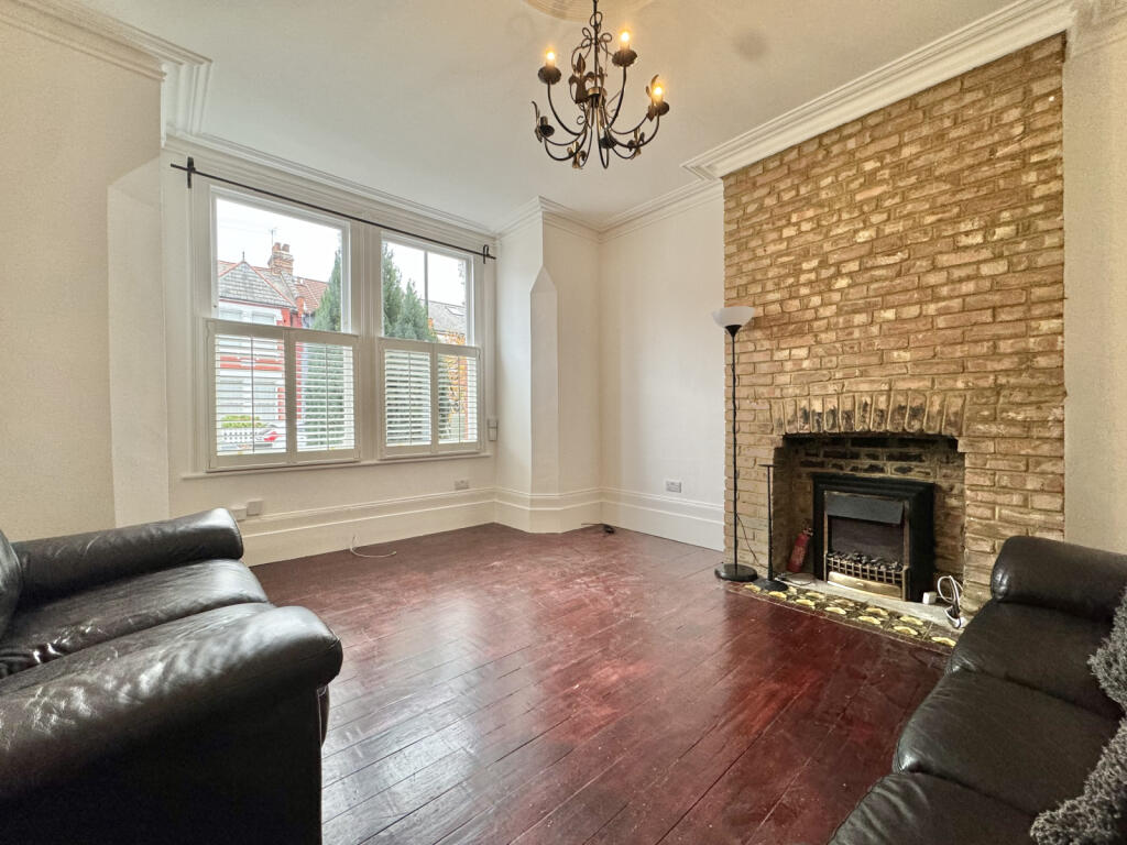 House in London - View 2