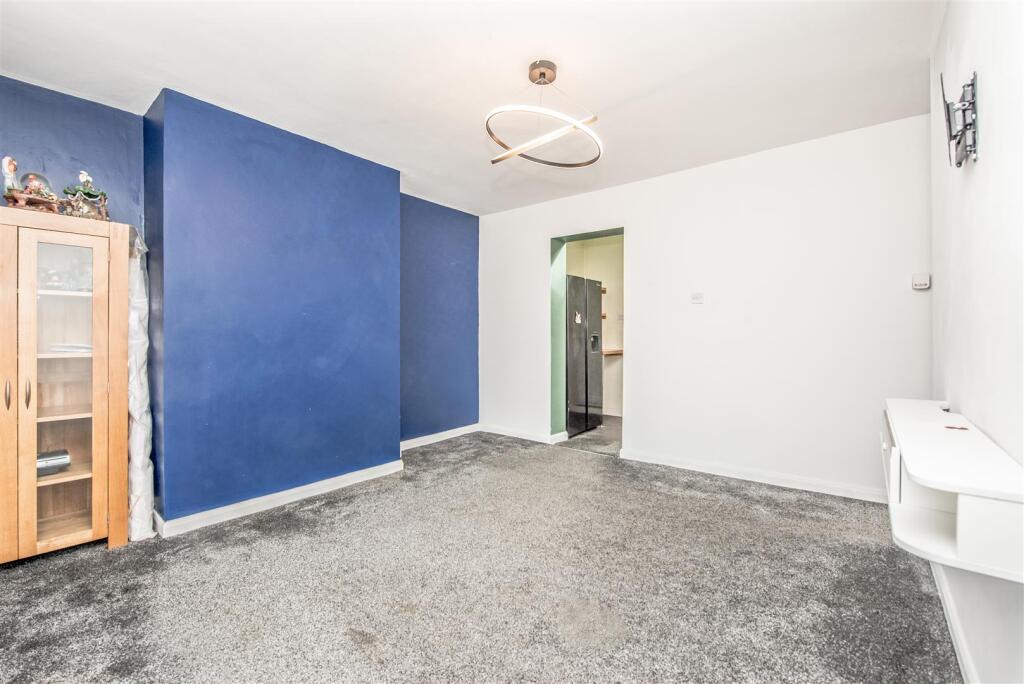House in Leeds, Green Hill, Wortley - More