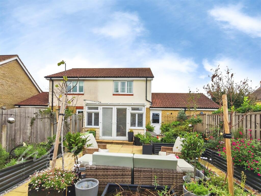 2-bed semi-detached on Ardent Road, Whitfield, Dover, Kent, £191,500