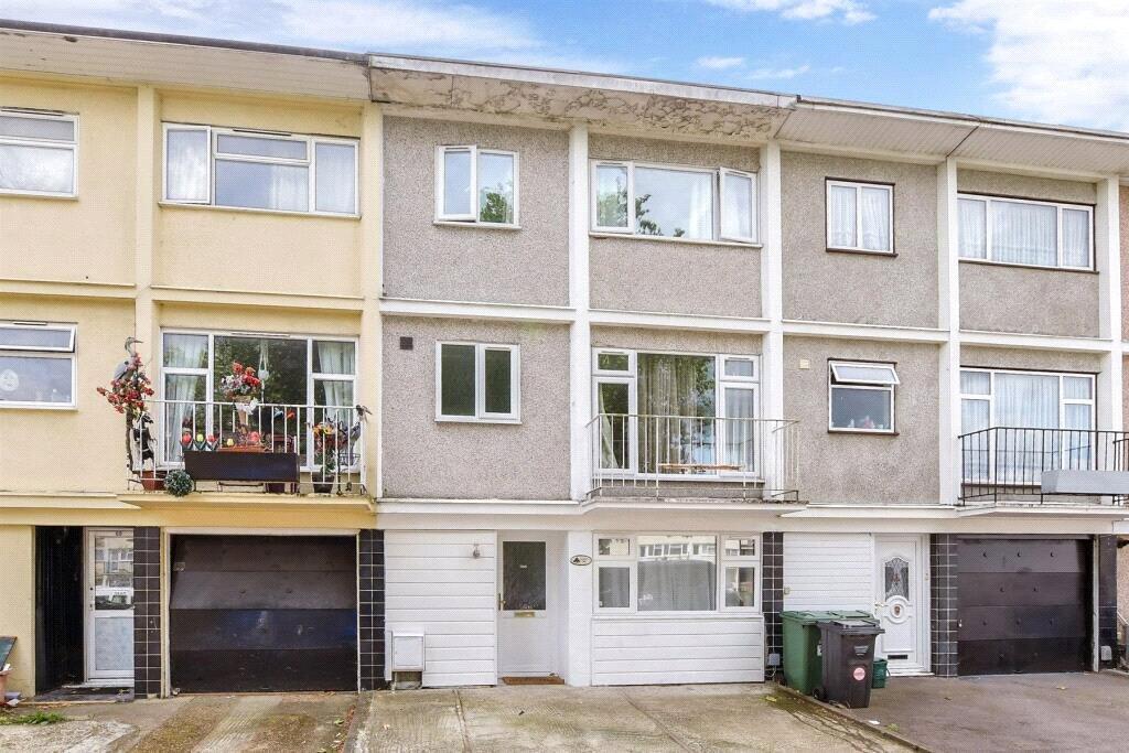 Main image of property: Long Riding, Basildon, Essex, SS14