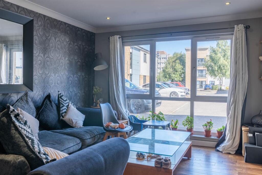 Apartment in Perth - View 2