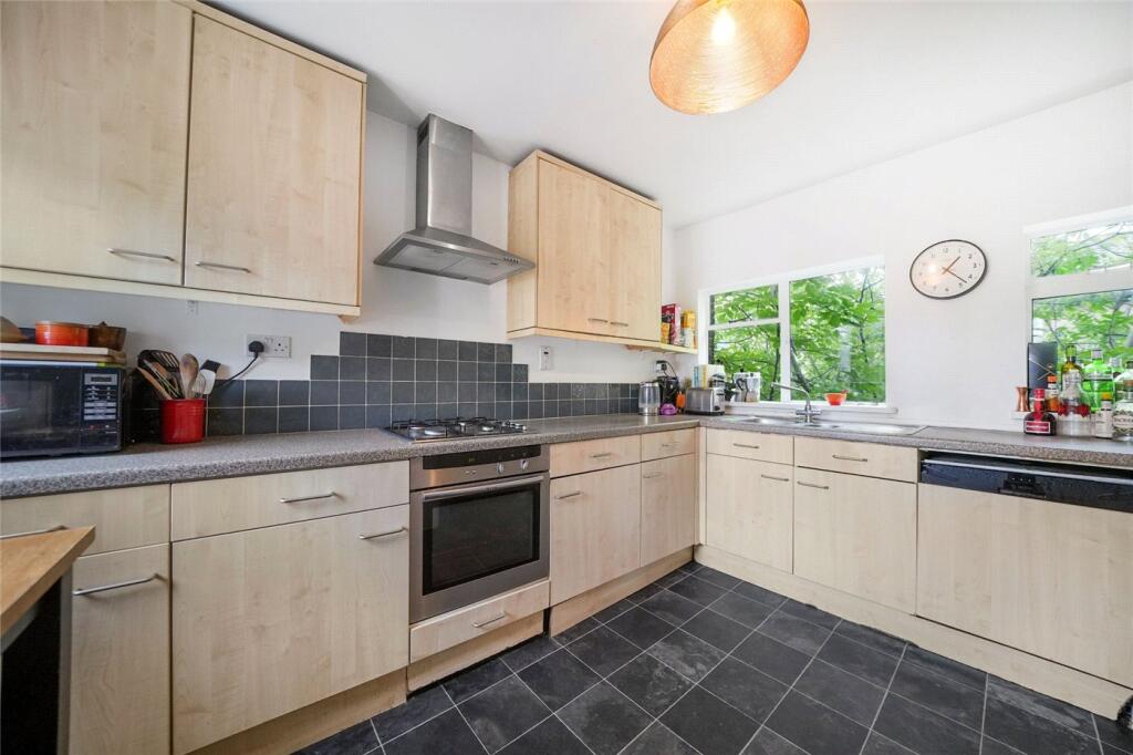 Kingsdown Road, London, N19 photo 2