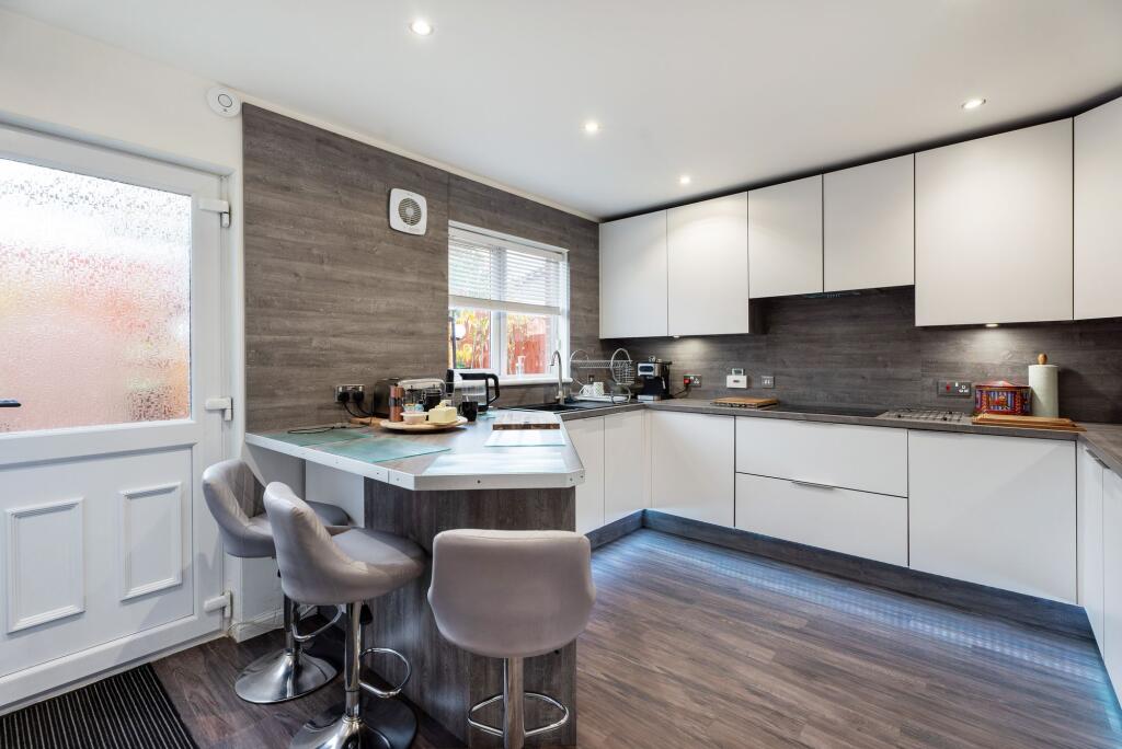 House in Gartcosh, North Lanarkshire - View 3