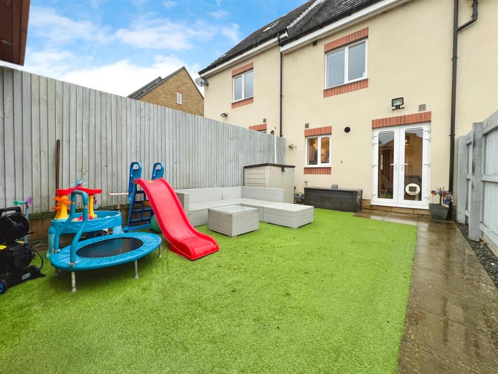 Additional image 24 of Brompton Drive, Bradford, BD10 0DW