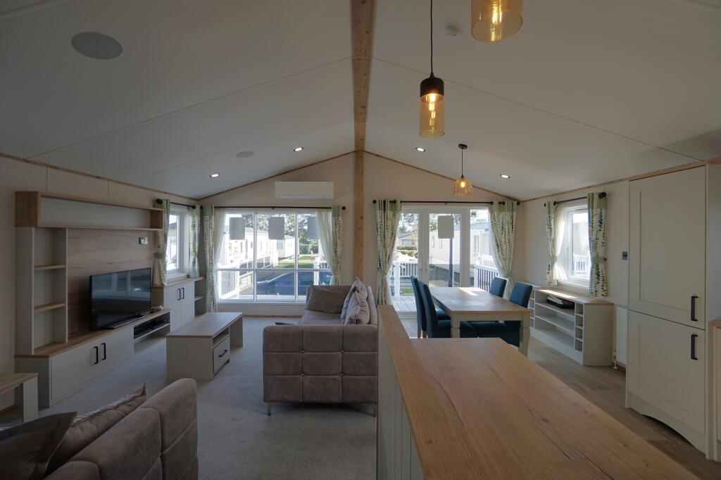 House in Canterbury - View 3