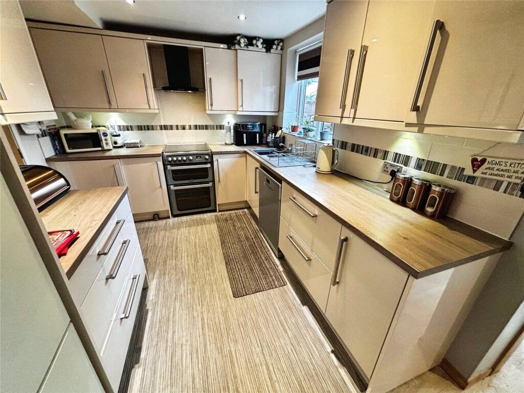 Edgemoor Close, Radcliffe, Manchester, Greater Manchester, M26 photo 5