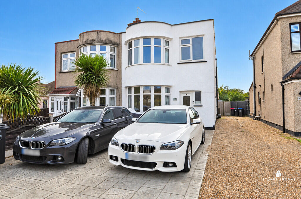 3-bed semi-detached on Rayleigh Road, Leigh-on-Sea, £375,000