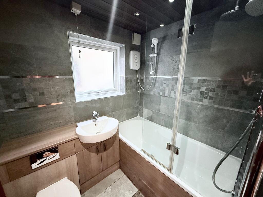 Apartment in Watford - View 5
