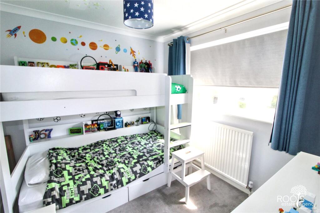 House in Thatcham, West Berkshire - More