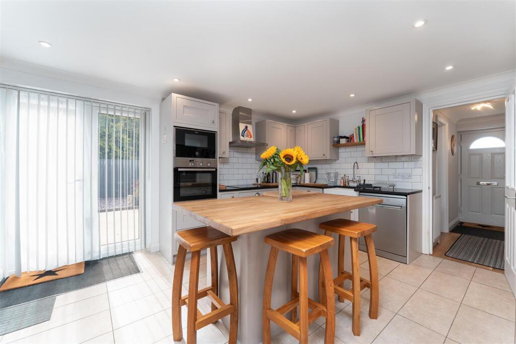 House in East Cambridgeshire, Ely - More