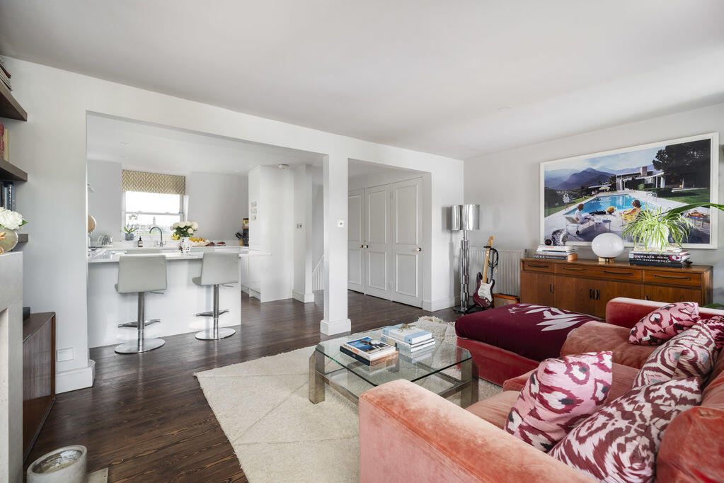 House in London - View 2