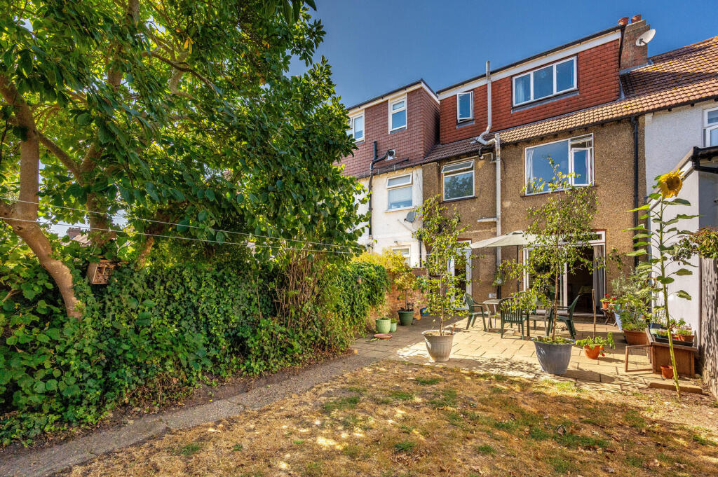 House in Bromley - View 5