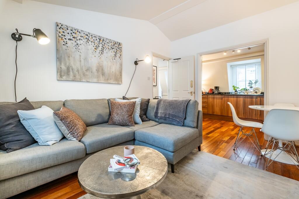 Apartment in London - View 2