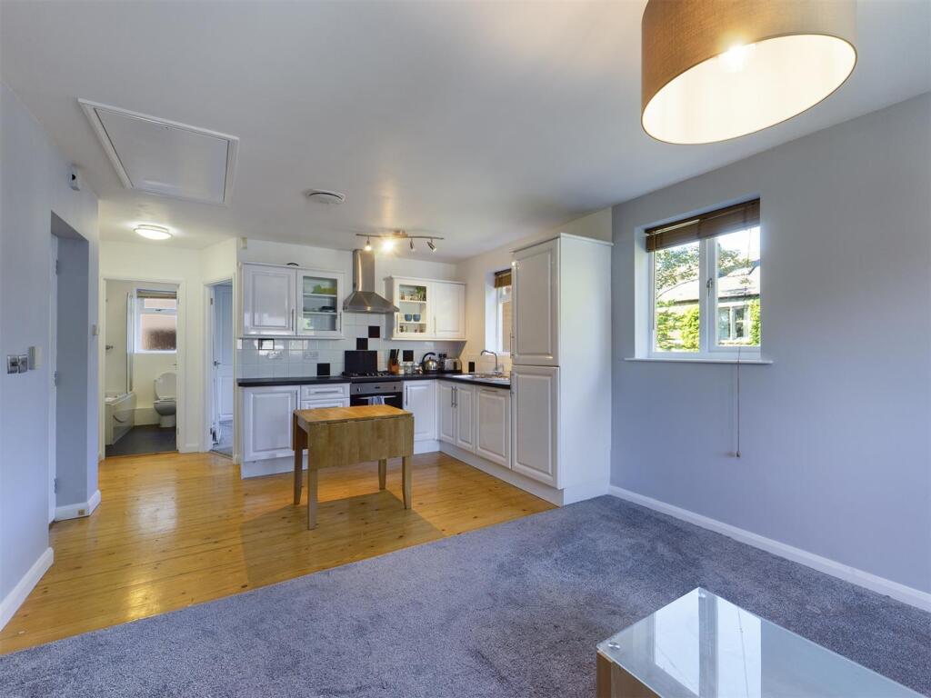 Main image of property: Chippinghouse Road, Sheffield