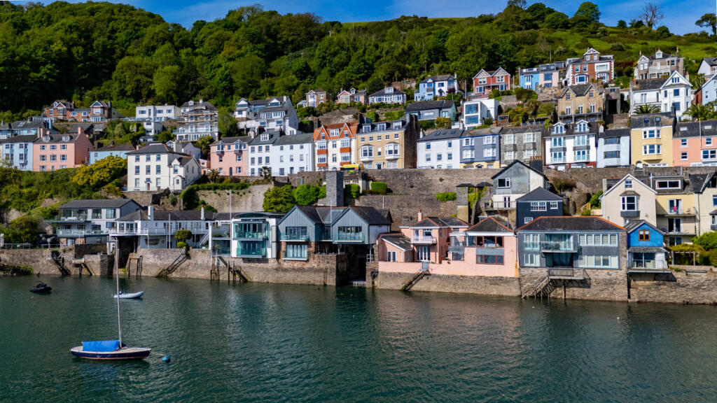 Main image of property: South Town, Dartmouth, TQ6