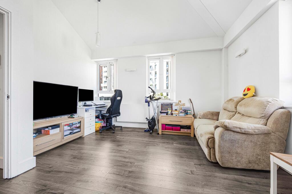 Apartment in Slough - View 2