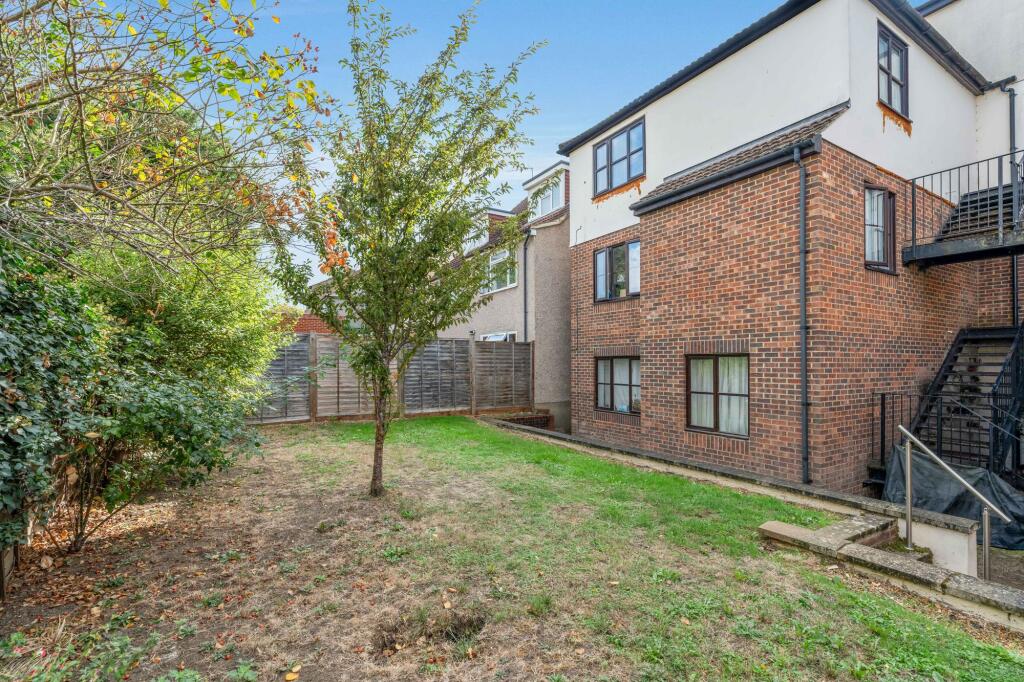 Apartment in Sutton - View 5