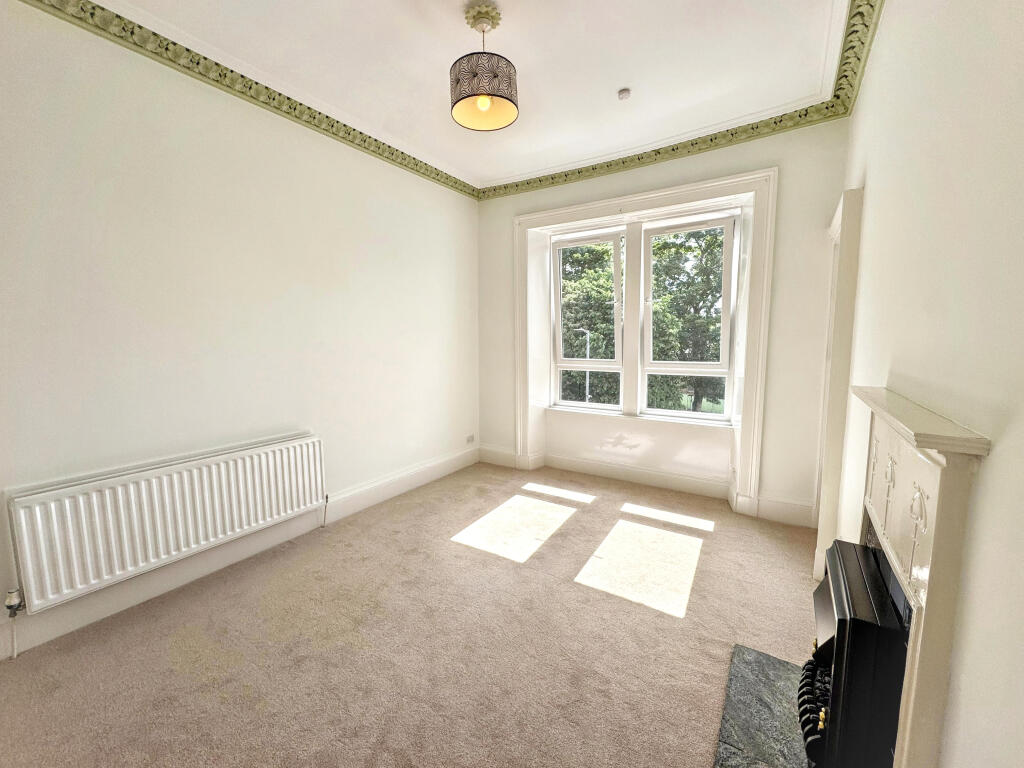 Apartment in Glasgow, Shawmoss, Crossmyloof - View 4