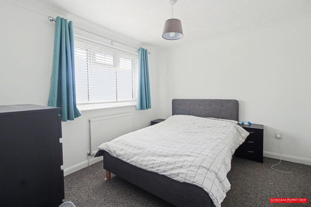 Snowdon Close, Eastbourne, BN23 8HW photo 4
