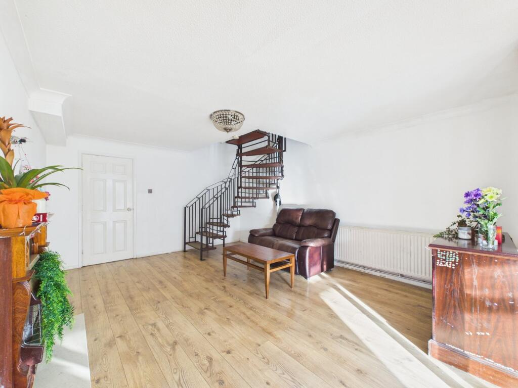 Coldray Close, Gloucester, Gloucestershire, GL1 photo 2