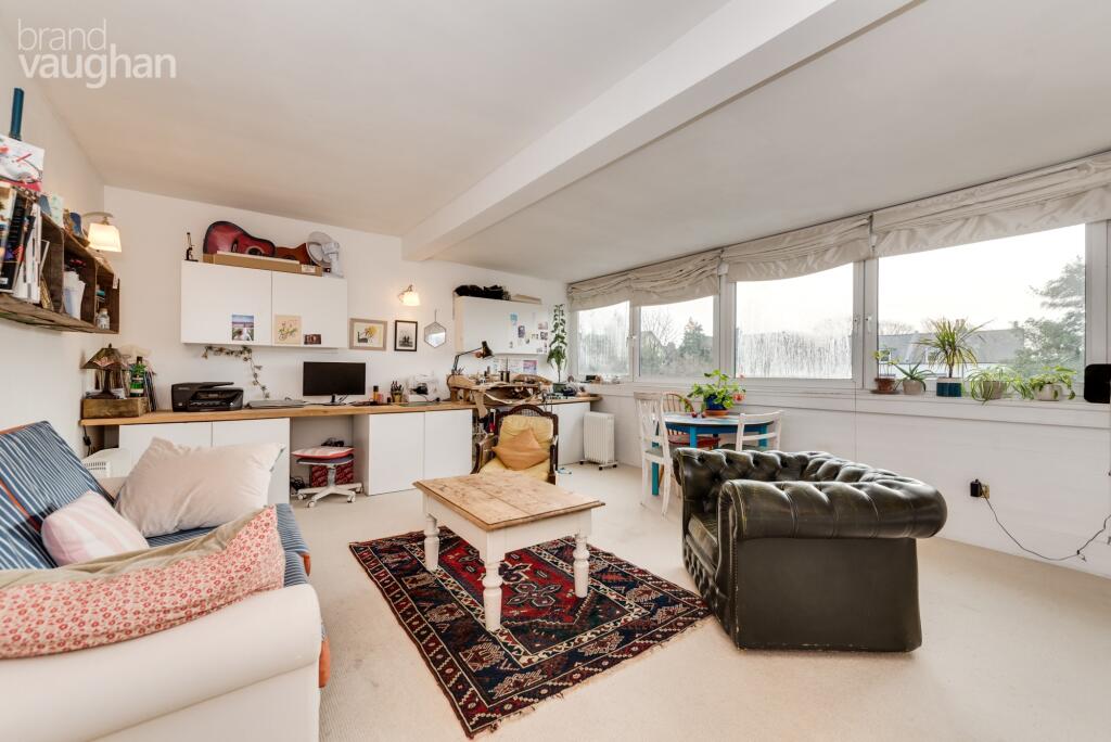 Apartment in Brighton, Round Hill - View 2