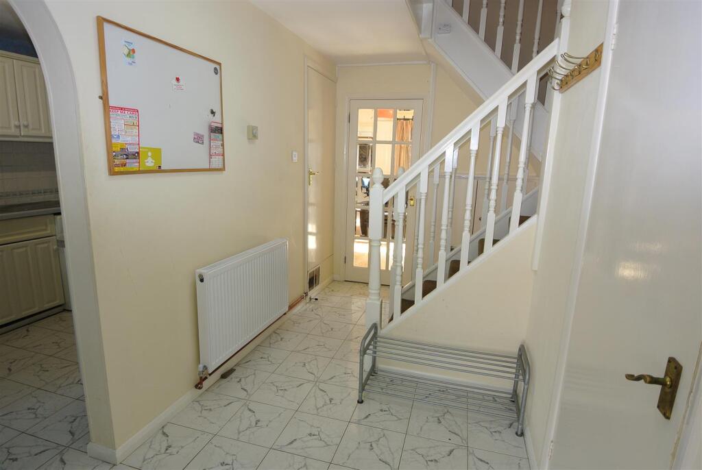 House in Twickenham - More