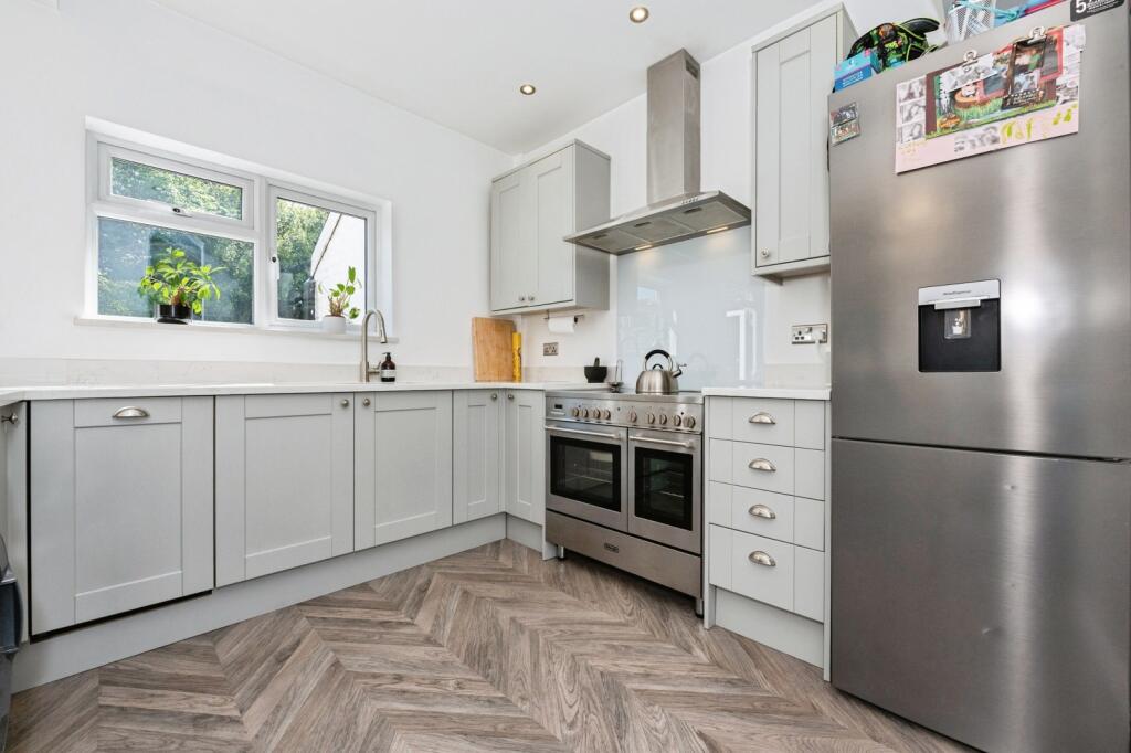 House in Gravesham, Kings Farm - More