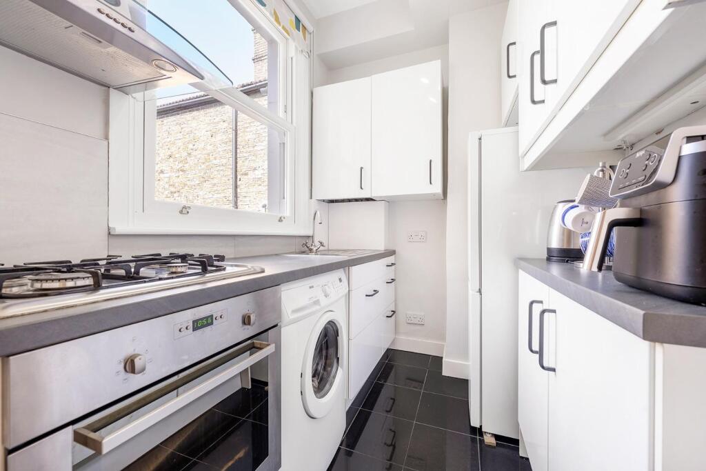 Apartment in London - View 4