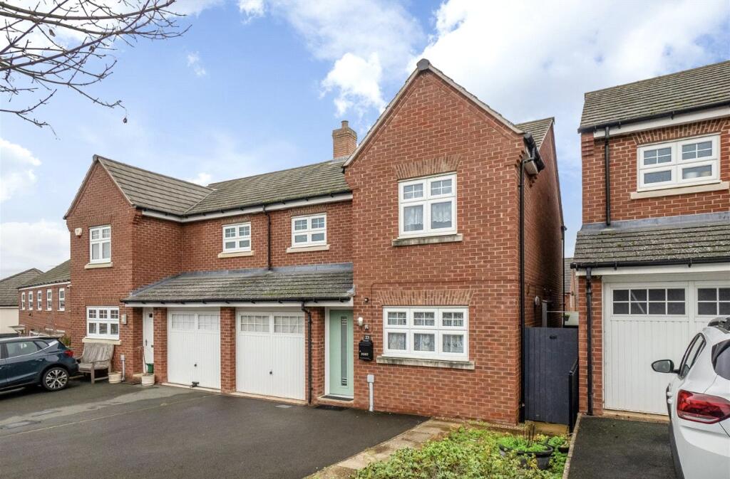 Main image of property: Poplar Way, Whitnash, Leamington Spa, Warwickshire, CV31