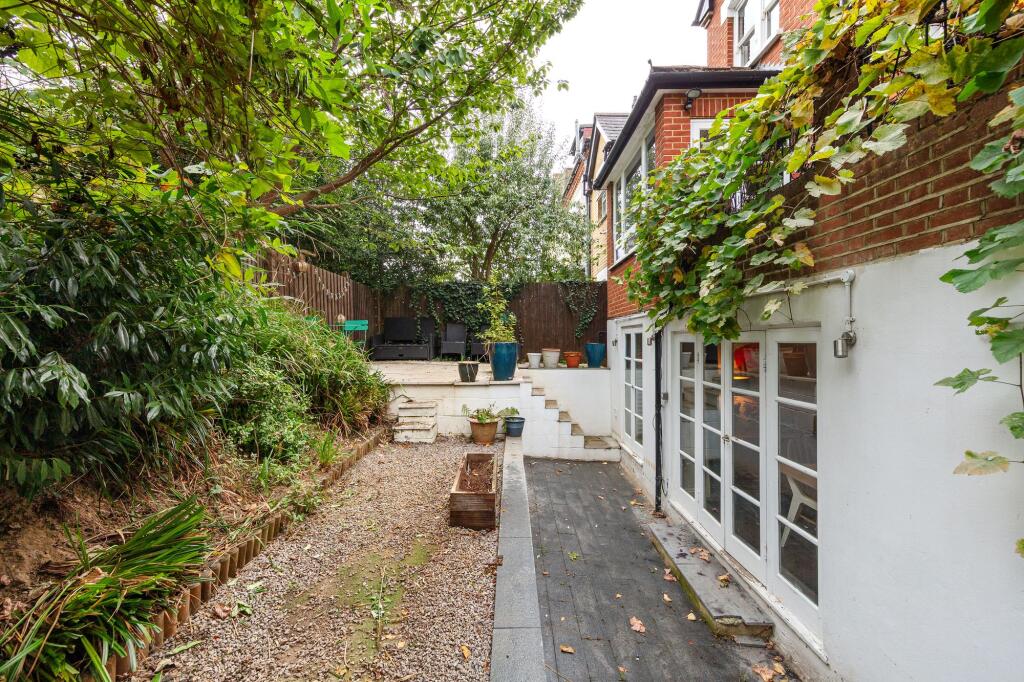 Apartment in London - View 4