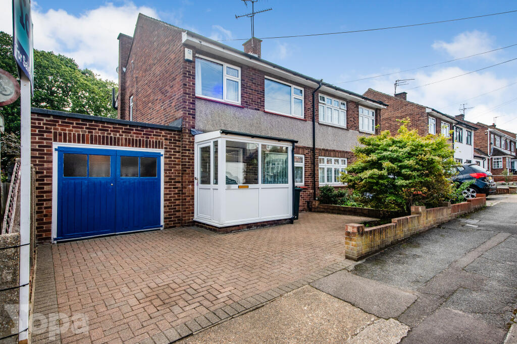 3-bed semi-detached on Spurrell Avenue, Bexley, DA5, £450,000