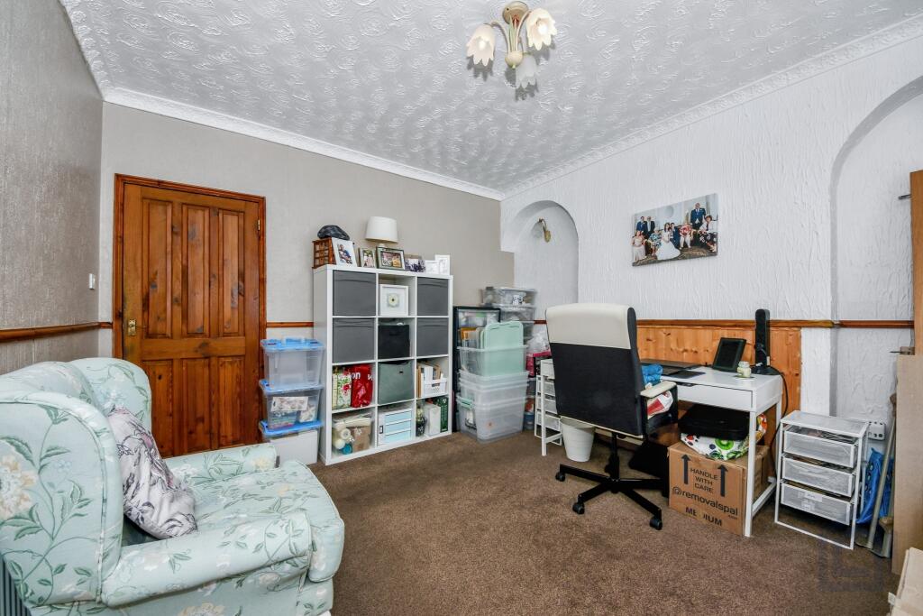 18 Garden Walk, Dudley, DY3 photo 3