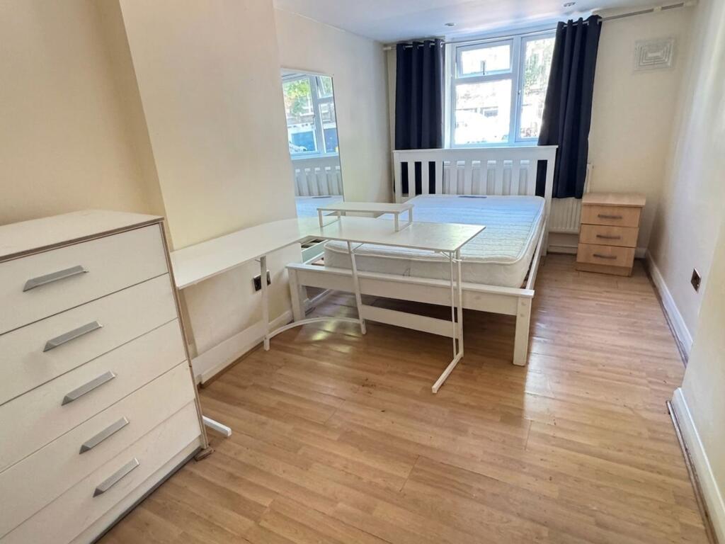 House in London - View 5